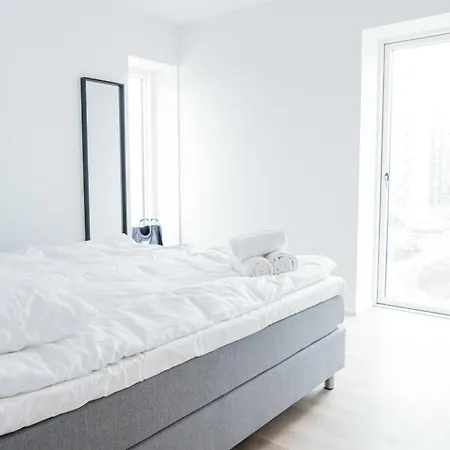 Cool 1-bed W. Private Terrace